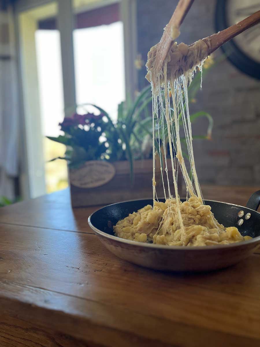Restaurants auvergnats à Saint-Paul-de-Salers dans le Cantal (15)